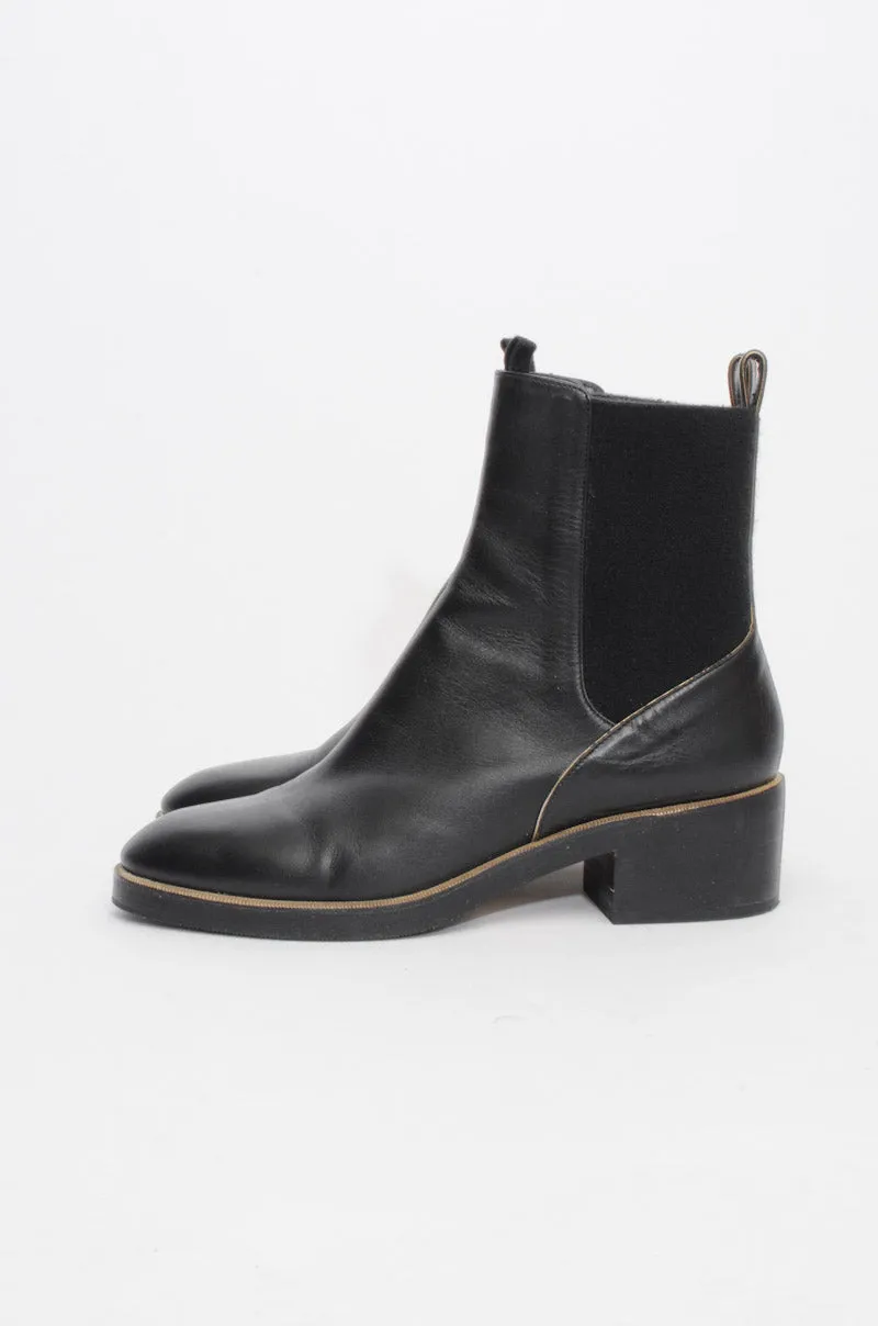 CHELSEA ANKLE BOOTS