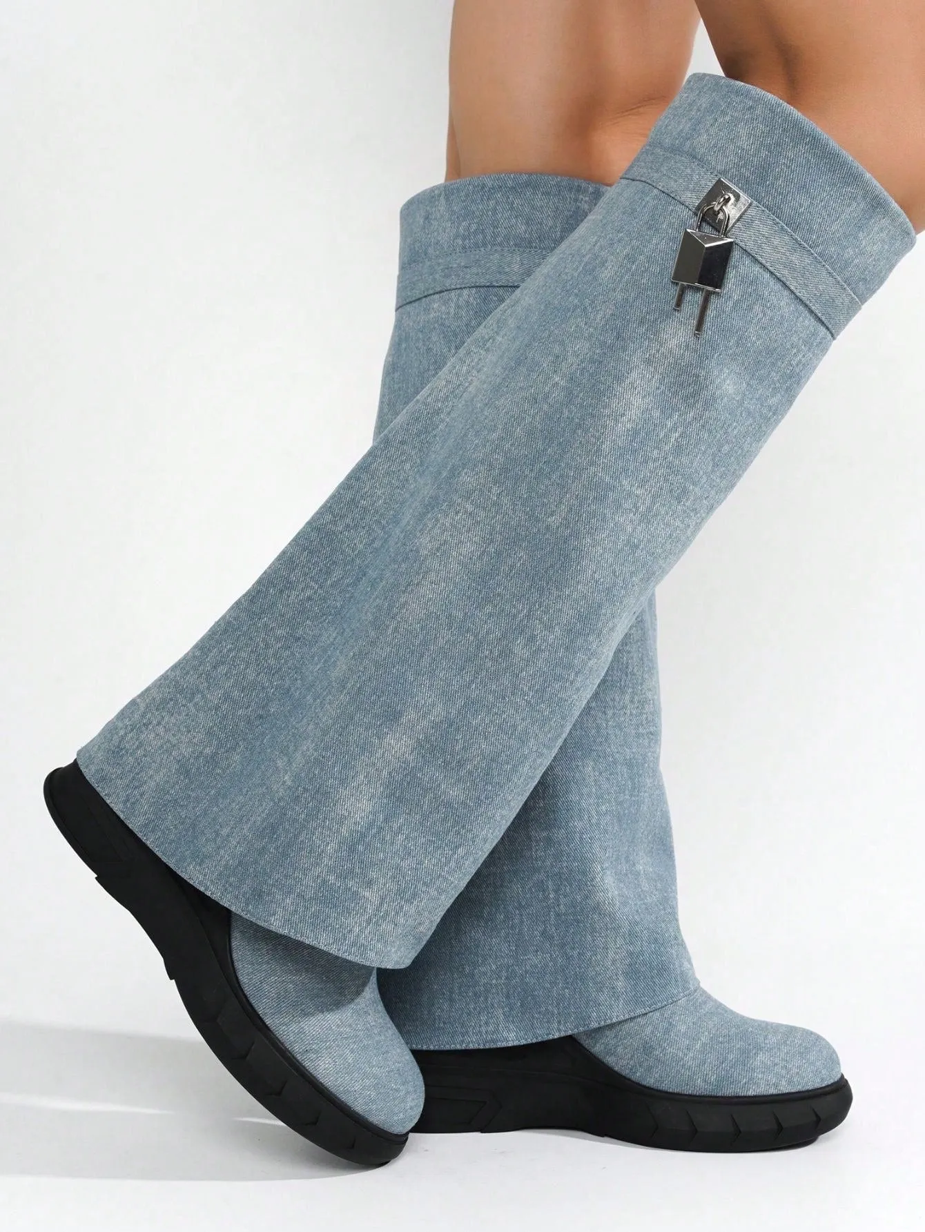 Darin Round Toe Knee-High Platform Boots