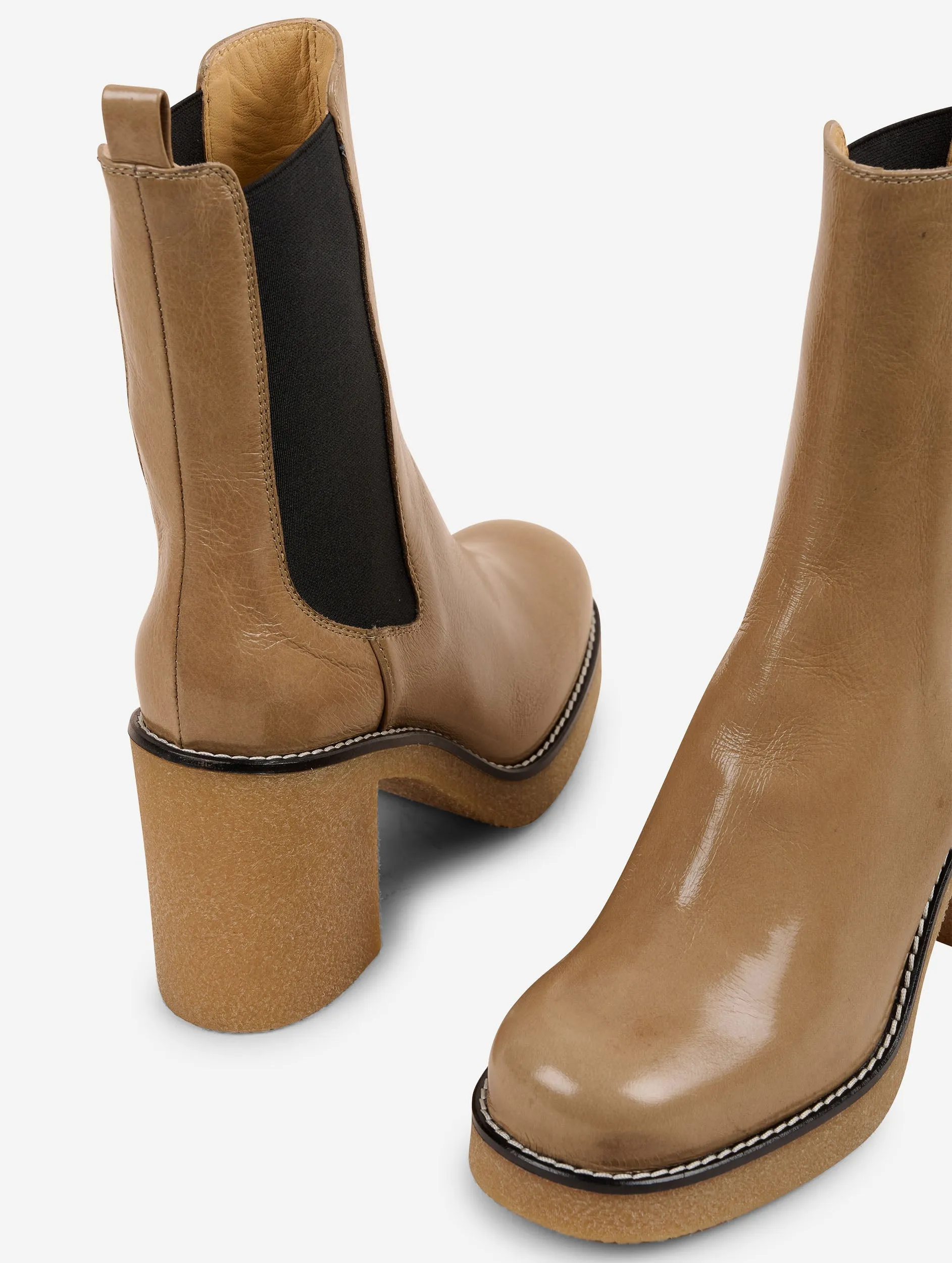 Elasticated beige patent leather ankle boots